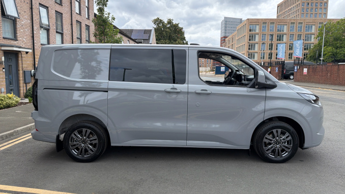 Ford Transit Custom 320 L1 Petrol Fwd 2.5 PHEV 232ps H1 Double Cab Van Limited Auto - Image 9